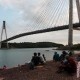 Kapal Tongkang Tabrak Jembatan Dua Belerang Batam